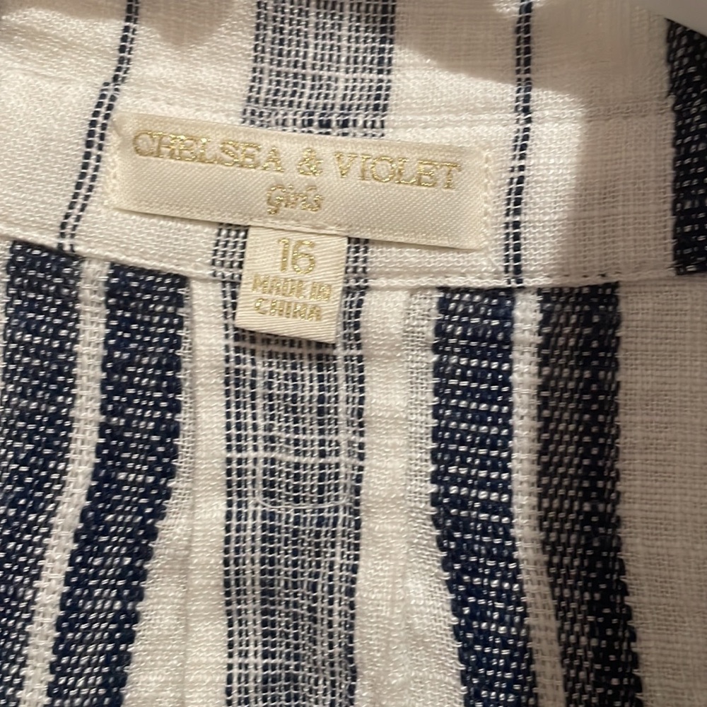 Button down blouse - Picture 2 of 3